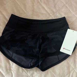 Lululemon | Speed Up Low-Rise Lined Shorts 2.5”